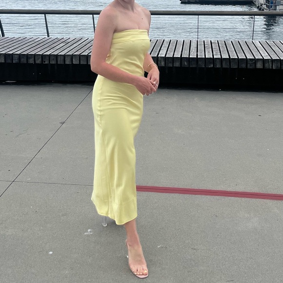 Hello Molly RUN TO THE TOP SATIN MAXI
DRESS YELLOW - Picture 10 of 10